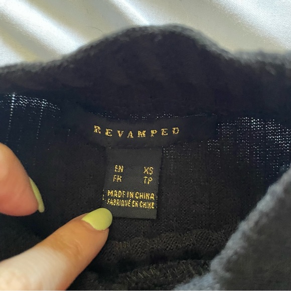 ReVamped Distressed Cropped Highneck Longsleeve - Picture 4 of 4